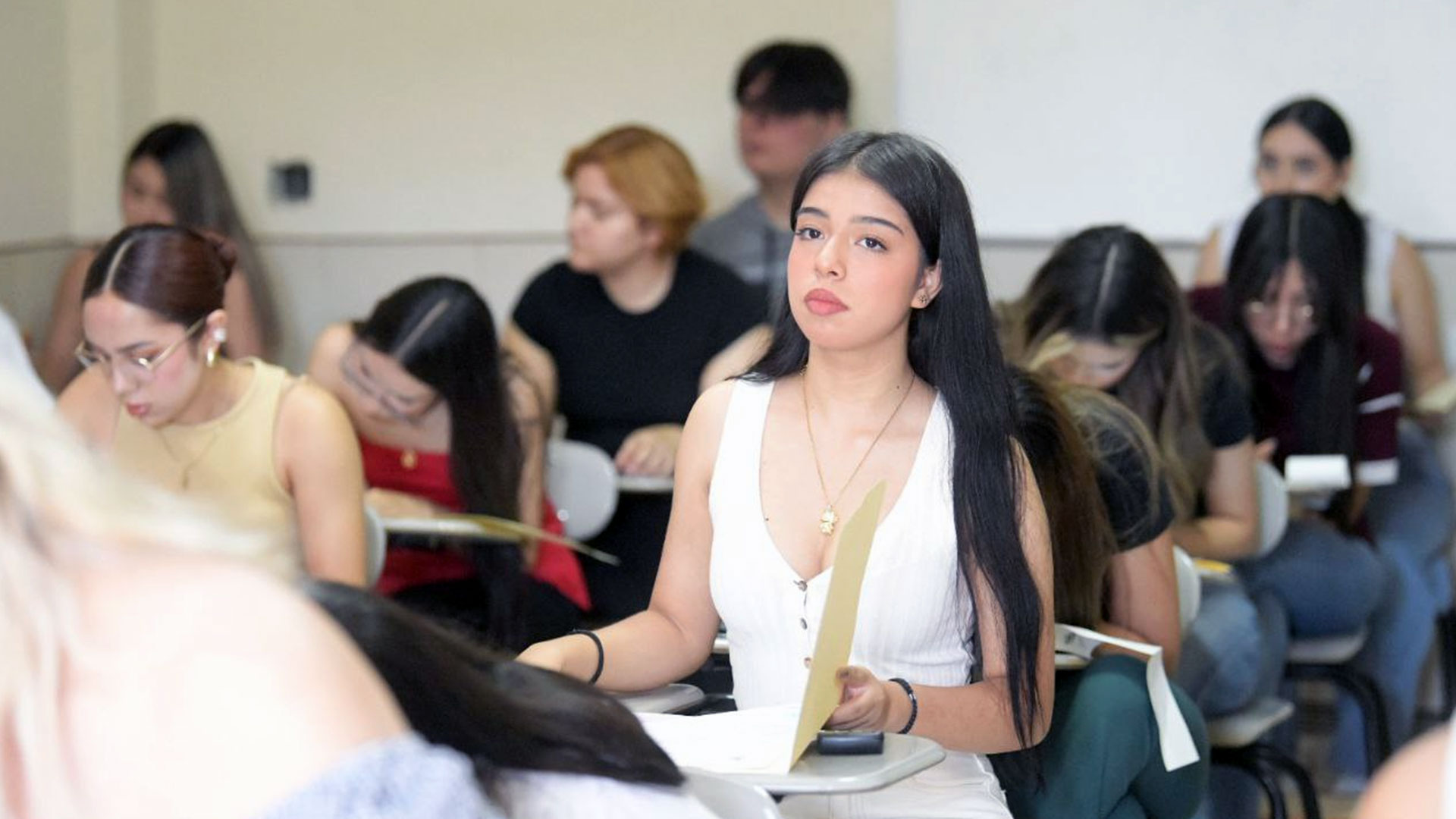 alumnos-examen-1920x1080.jpg